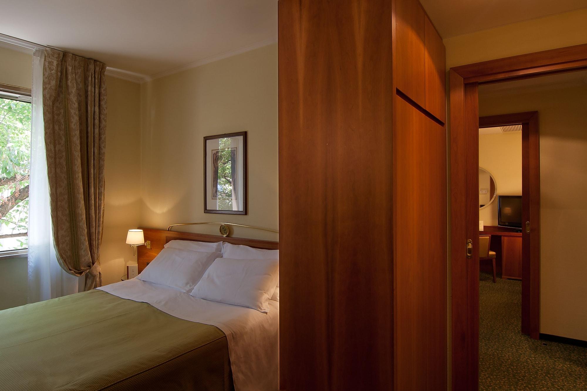 Albergo Celide Lucca Bagian luar foto