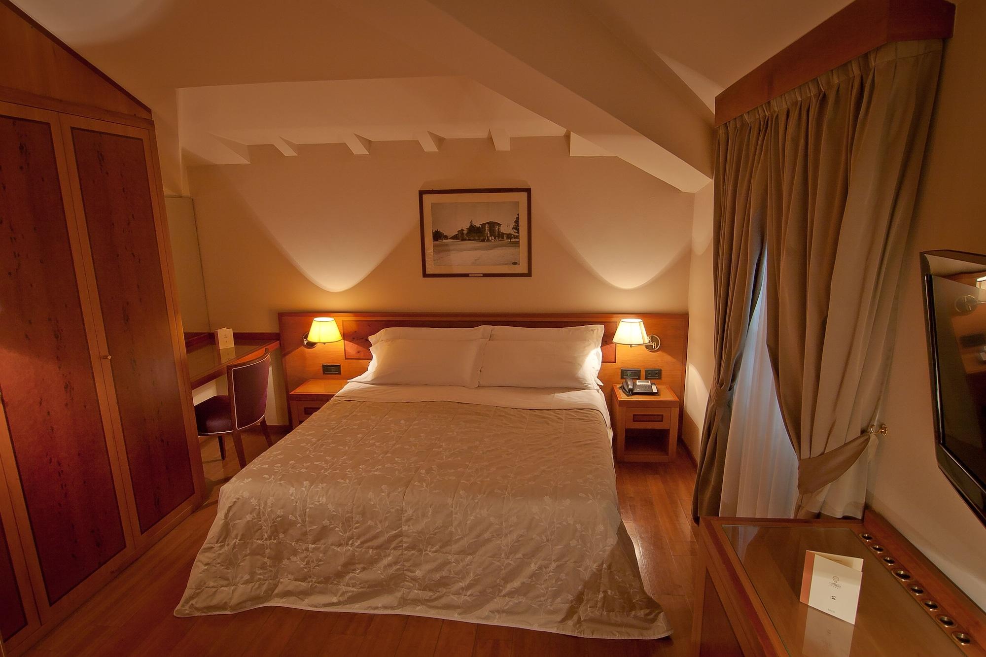 Albergo Celide Lucca Bagian luar foto